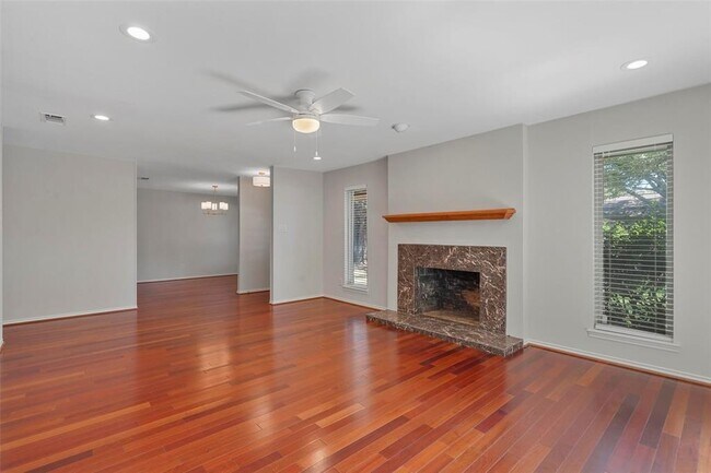 Foto del edificio - 4826 Darla Dr