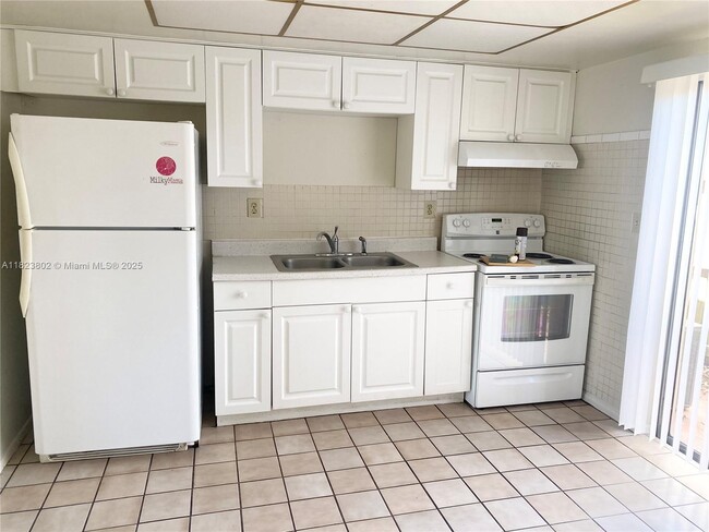 Foto del edificio - 6154 SW 38th St