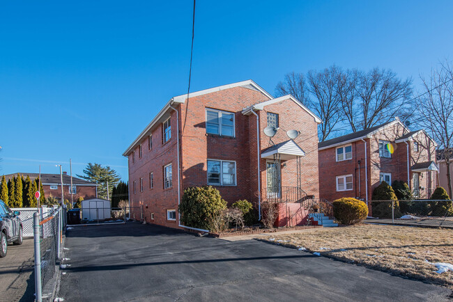 Foto del edificio - 121 Oakland Ave