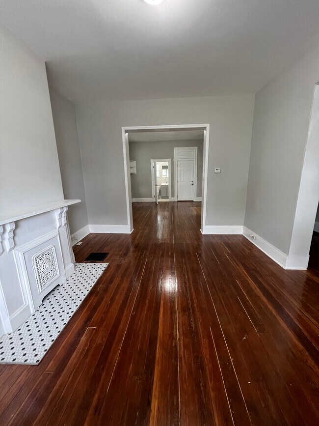 Building Photo - 113 W 65th St