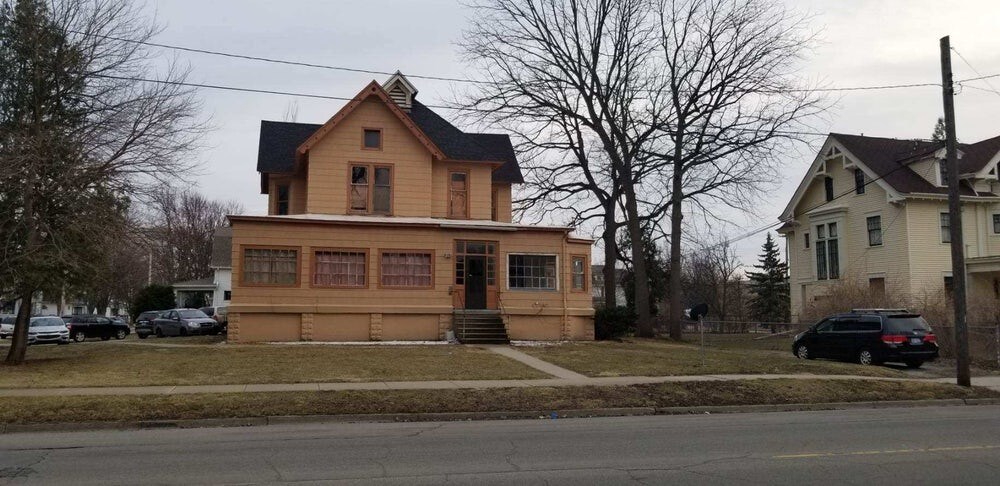 Foto principal - 601 W Midland St