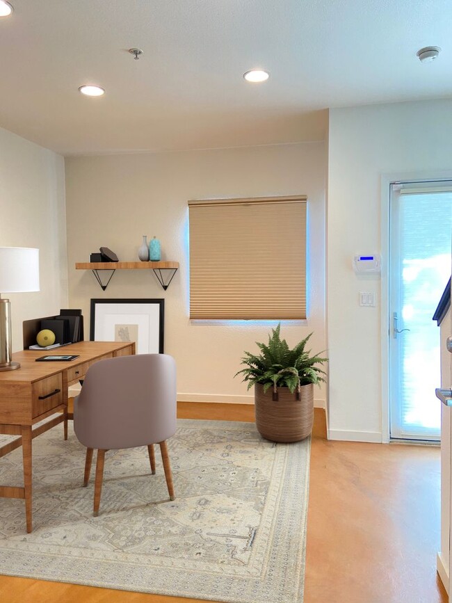 Building Photo - Beautiful 2 Bedroom 2.5 Bath Townhouse