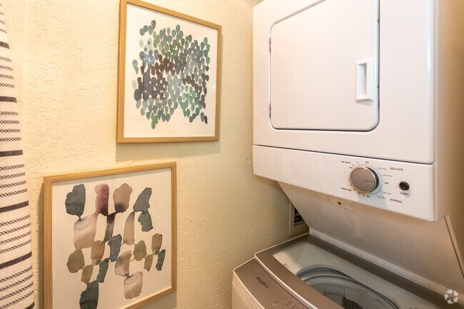2HAB, 2BA - 900 pies cuadrados - Council Place Apartments