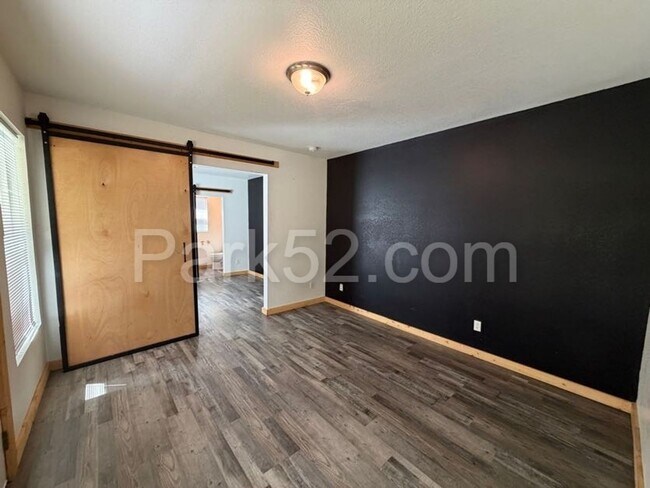 Foto del edificio - 1 Bed 1 Bath Tacoma Apartment - Small Pet Friendly