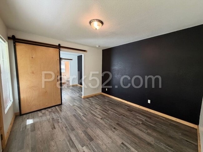 Building Photo - 1 Bed 1 Bath Tacoma Apartment - Small Pet Friendly