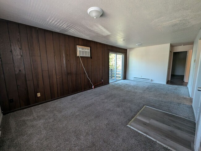Foto del edificio - Upstairs 2 Bedroom Apartment