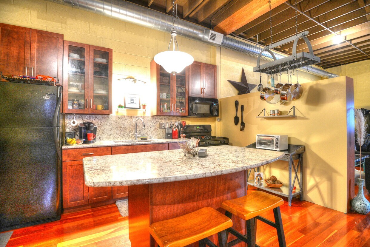 open kitchen. no dishwasher - 9 Summit Ave