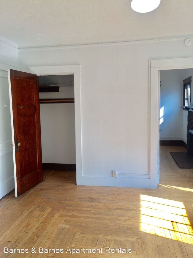 Foto del edificio - 921 W Cross St