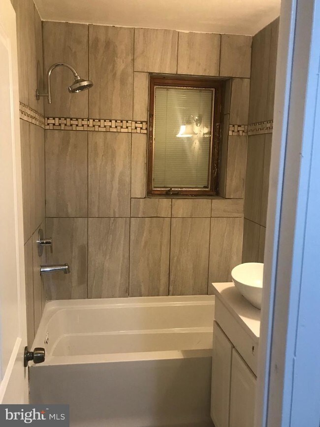 Foto del edificio - 706 Jefferson St NE