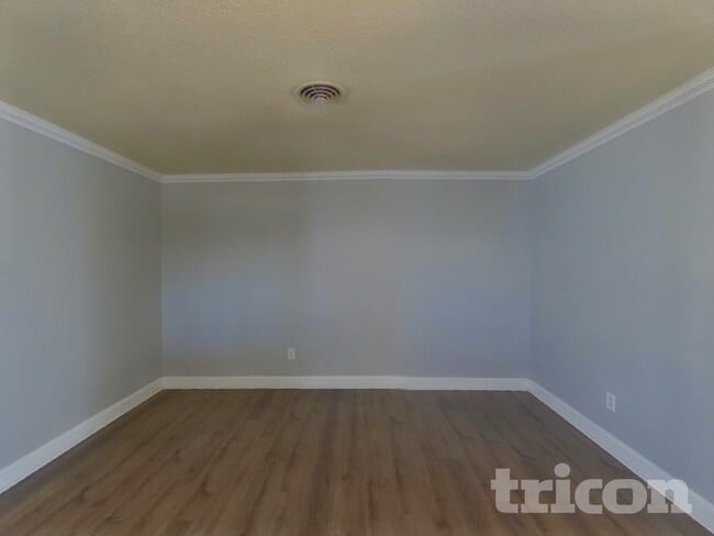 Building Photo - 10326 Hetrick Cir E