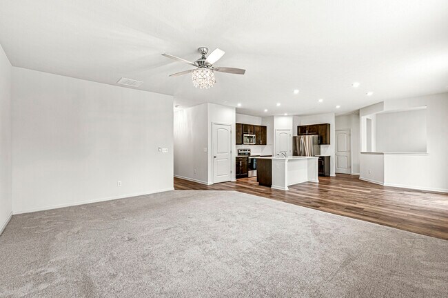 Building Photo - 6599 Seabiscuit Rd
