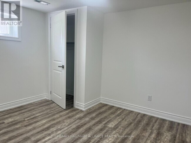 Building Photo - 29 Savona Dr