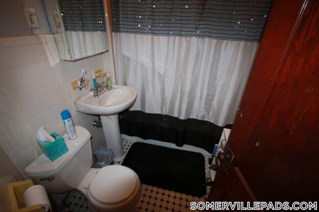 Building Photo - 243 Summer St