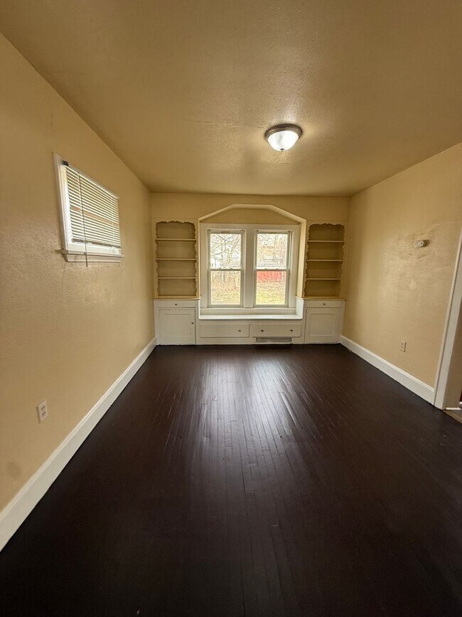Foto del edificio - 4bd Single Collinwood Water/Sewer Included Section 8 MOVE-IN SPECIAL FOR PERMANENT VOUCHERS