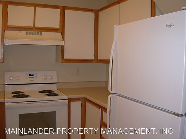 Building Photo - 2 br, 2.5 bath House - 7159 SW SAGERT ST #109