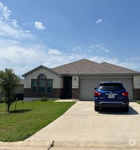 Building Photo - 2305 Vicksburg Ln