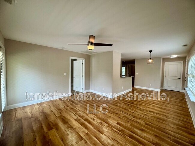 Foto del edificio - 252 Wash Creek Dr