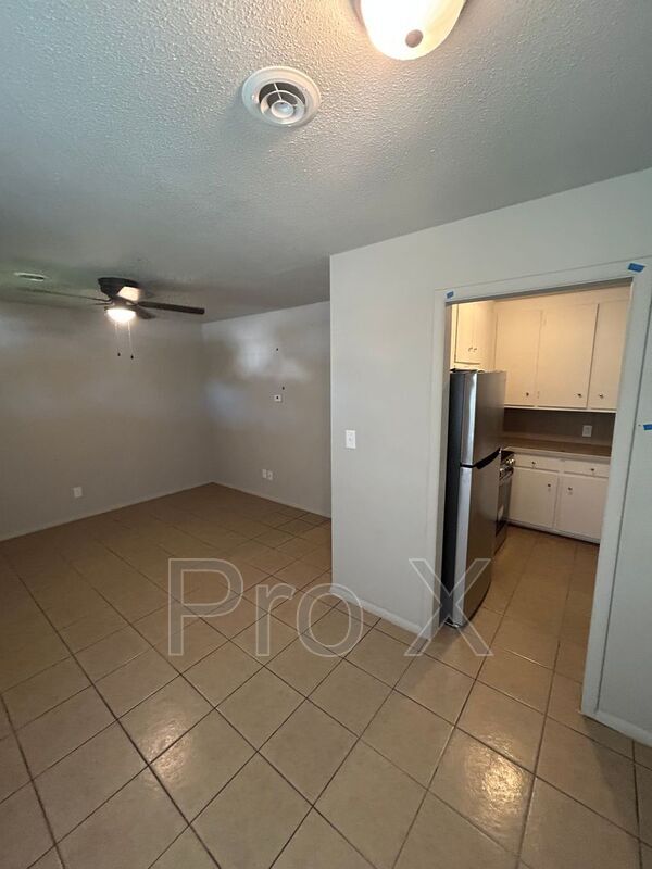 Building Photo - 911 S 10th St