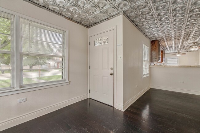 Building Photo - 1116 Kettler St