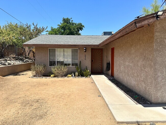 Building Photo - 6830 Conejo Ave