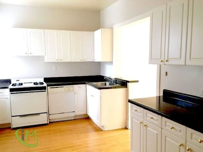 Foto del edificio - 1031 Dempster St