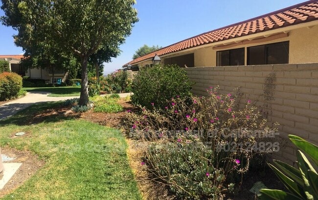 Building Photo - 3107 Via Serena S