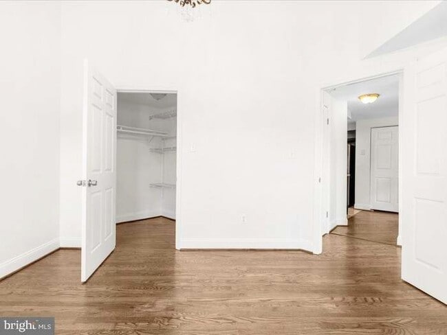 Building Photo - 723 S Charles St