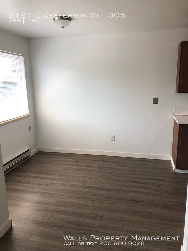 Foto del edificio - 2121 E Jefferson St