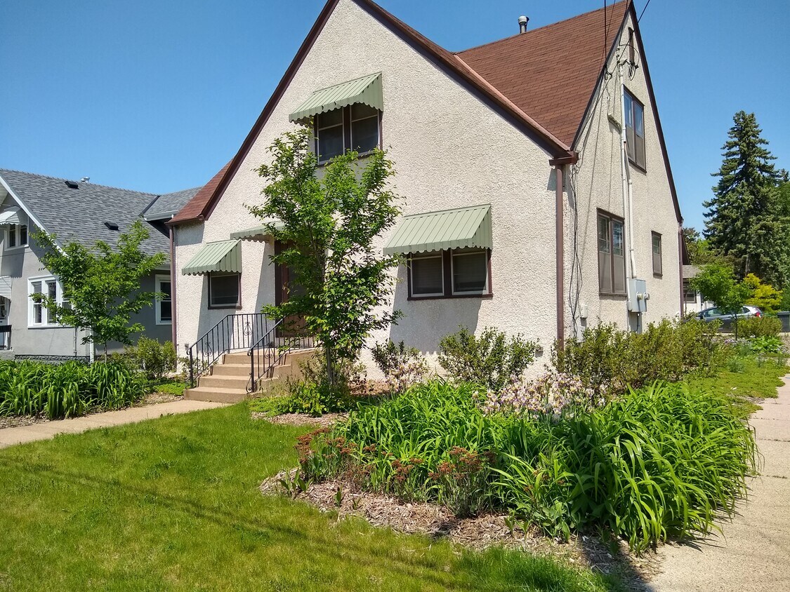 Primary Photo - 227 Lowry Ave NE
