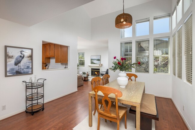 Building Photo - 132 Cameray Heights
