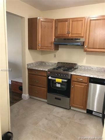 Foto del edificio - 3000 Sunrise Lakes Dr E