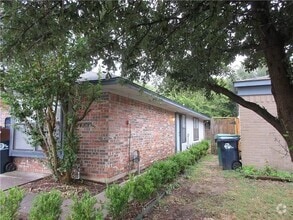 Building Photo - 329 Casie Ct