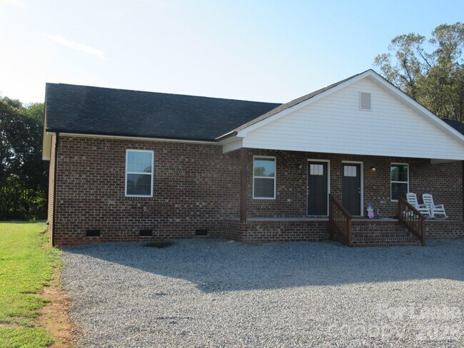 Building Photo - 419 Northbrook III School Rd