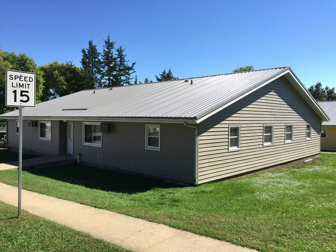 Rosemont Manor Apartments - 104 W Clark St