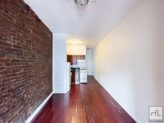 Building Photo - PROSPECT PLACE / Spacious 1-Bedroom / Grea...