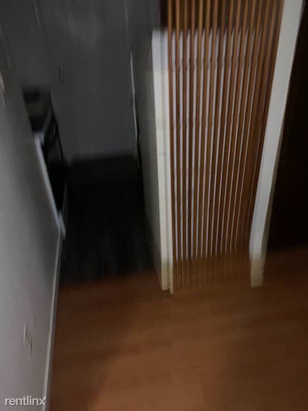 Building Photo - 2 br, 1 bath Apartment - 1906 Monongahela Ave