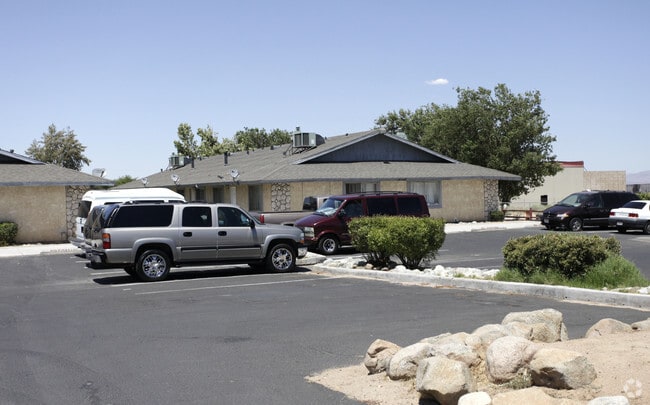Primary Photo - 16562 Willow St
