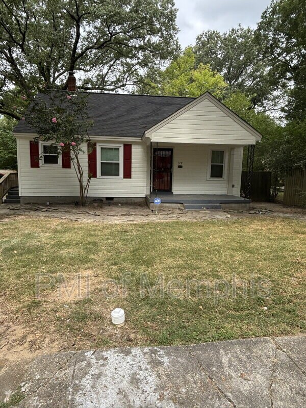Primary Photo - 579 Loeb St