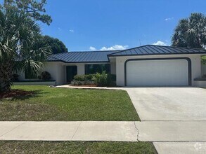Building Photo - 14040 Paddock Dr