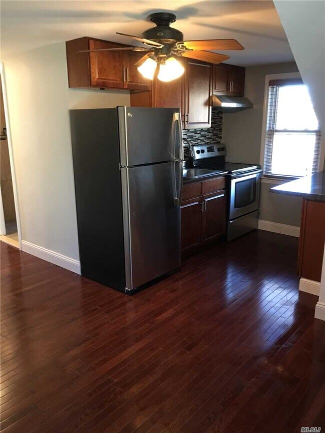 Building Photo - 55 Hillwood Dr