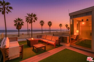 Building Photo - 2911 Ocean Front Walk