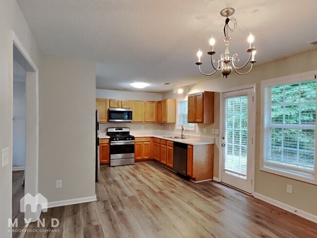 Building Photo - 323 Rosemont Ct
