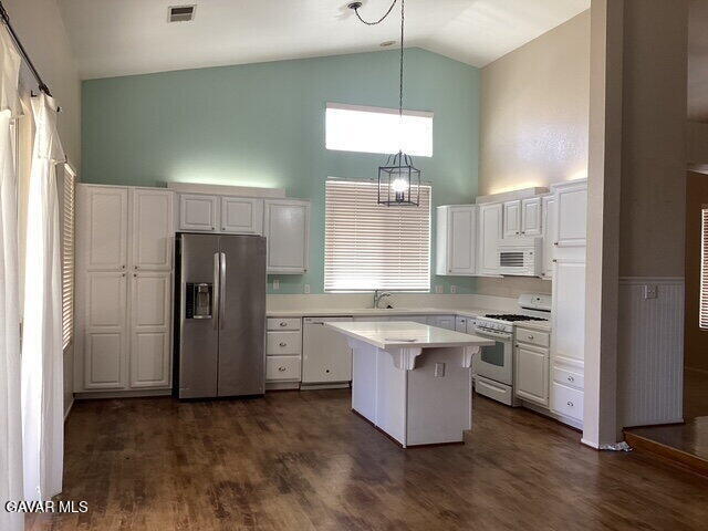 Building Photo - 43356 Honeybee Ln