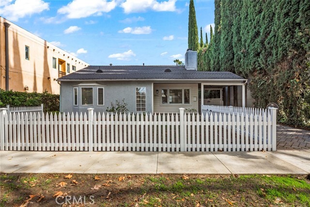 Building Photo - 4442 Vesper Ave