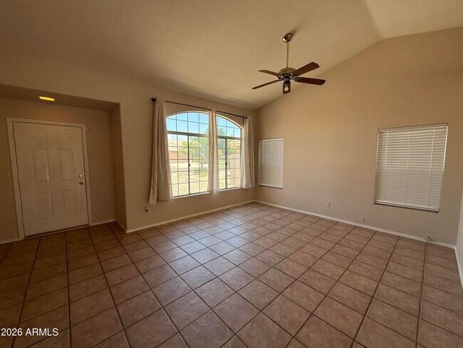 Foto del edificio - 1413 W Orchid Ln
