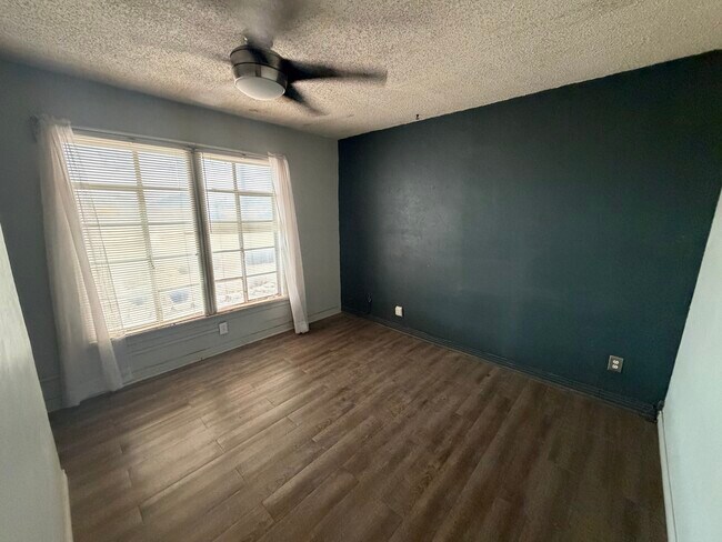 Foto del edificio - 3408 Upland Ave