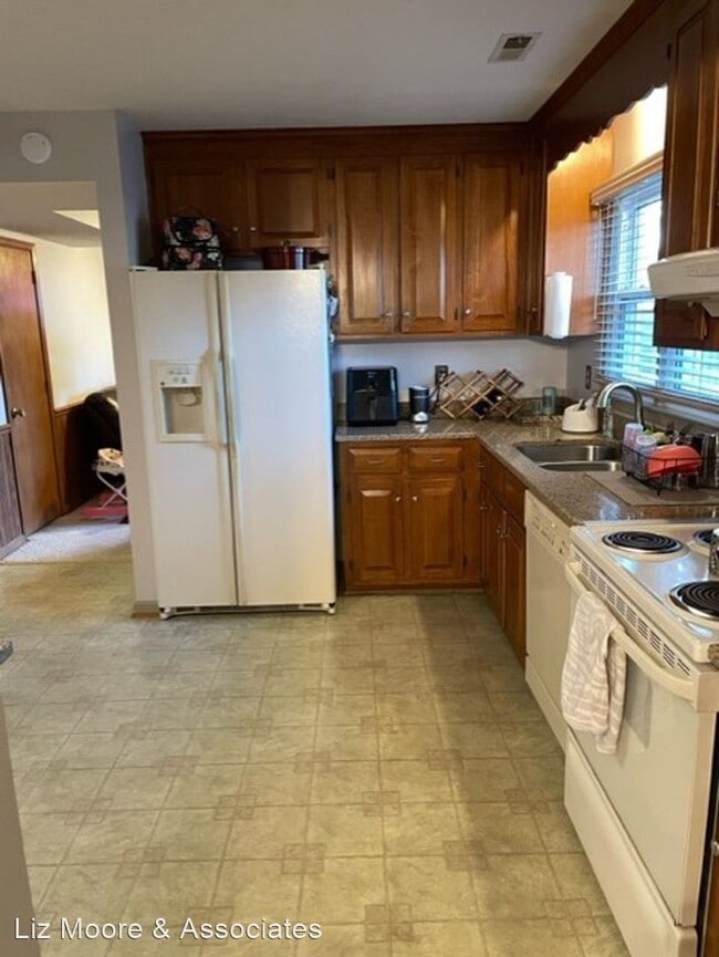 Building Photo - 3 br, 2.5 bath House - 23 Lake Field Crossing