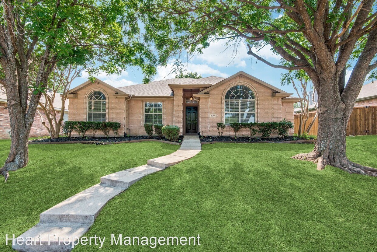 Foto principal - 3 br, 2 bath House - 8201 Clipper St