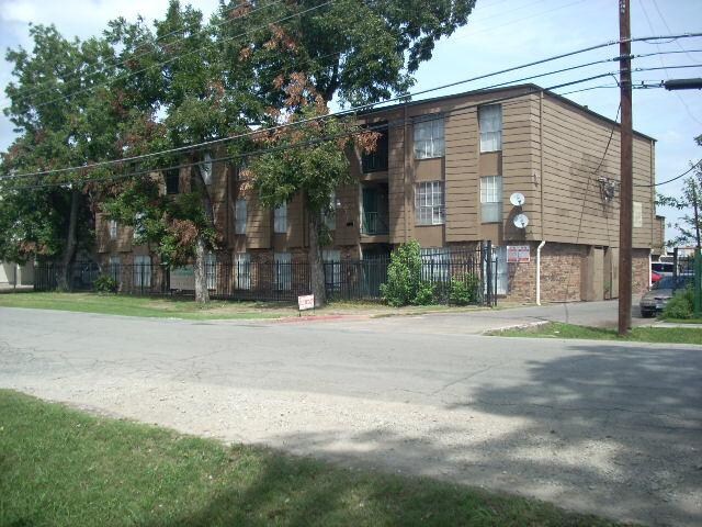 Building Photo - First Impressions Apartments