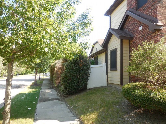 Foto del edificio - 1701 Mercer Way